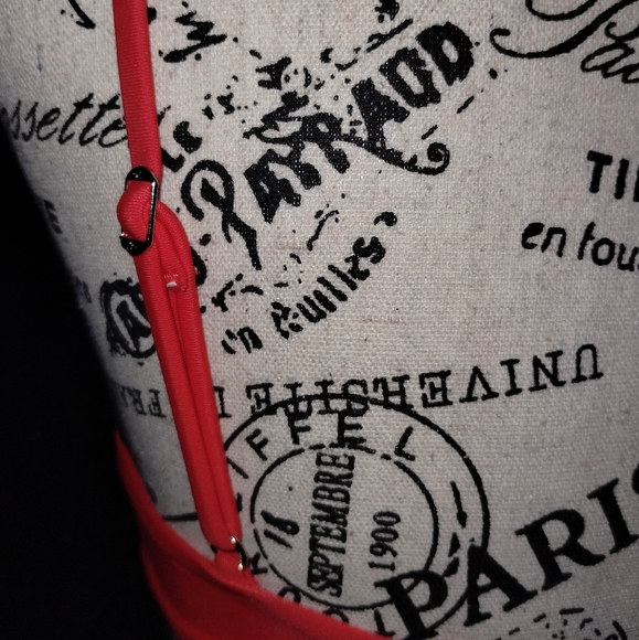 Bikini - Picture 5 of 8